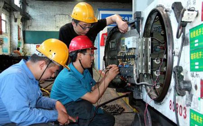 儀表大拿在帶電修理儀表-http://m.028cx.com/tech/1230.html