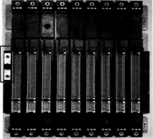 S7-400 PLC安裝底板上的金屬短接片被拆掉 S7-400 PLC安裝底板上的金屬短接片被拆掉